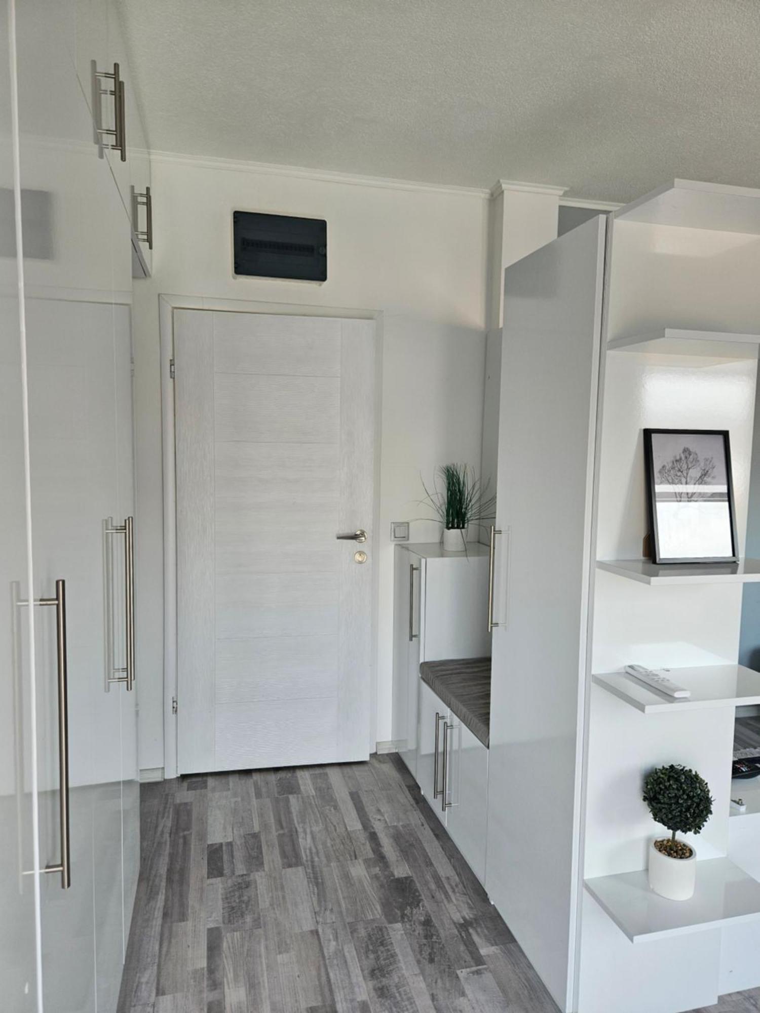 Apartman Daniela SJJ Exterior foto
