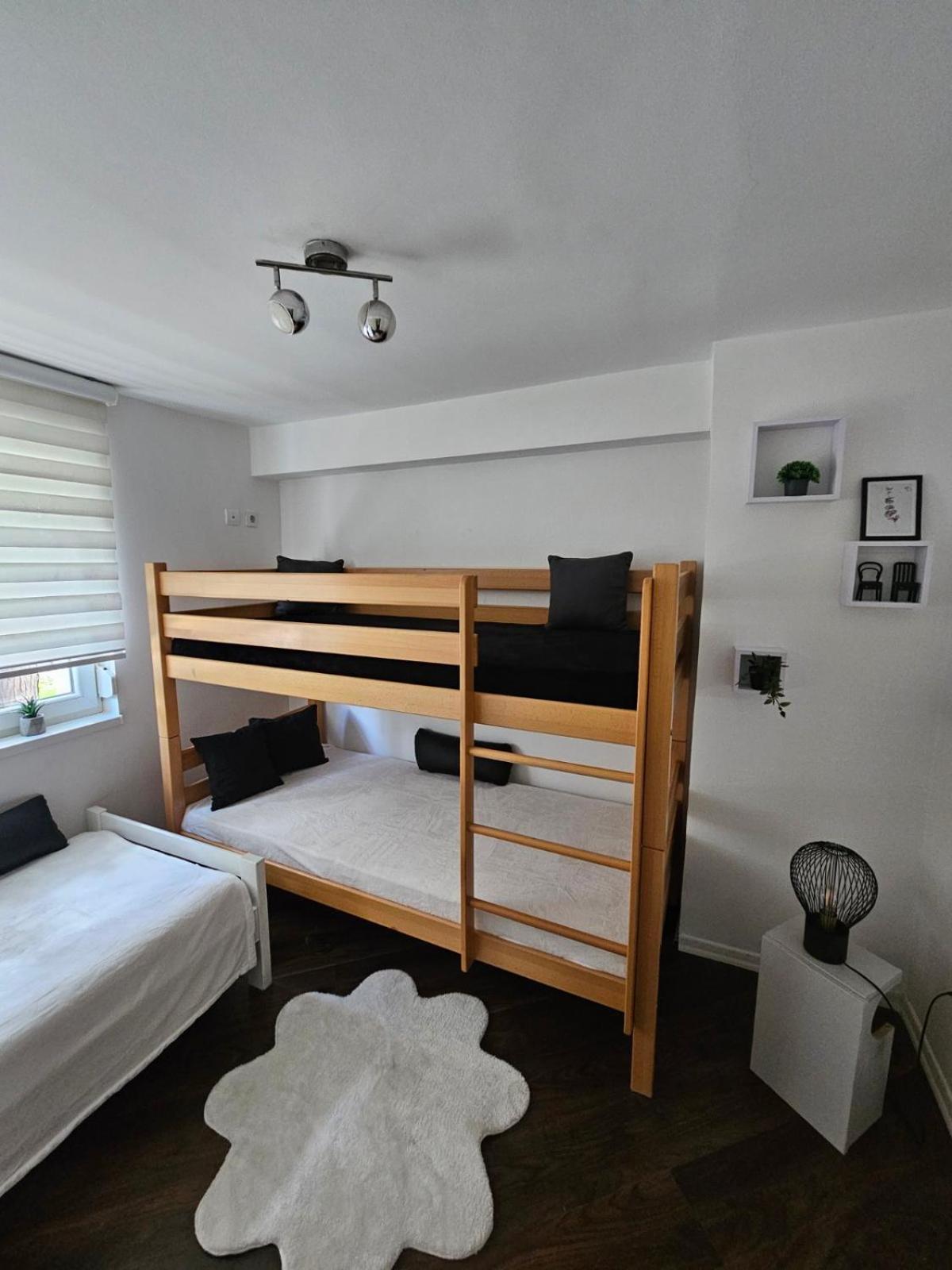 Apartman Daniela SJJ Exterior foto